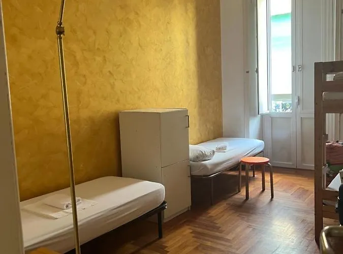 ヴァレーゼ ゲストハウス *