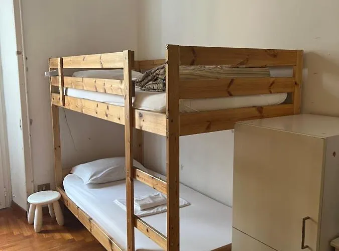 ヴァレーゼ ゲストハウス ローマ