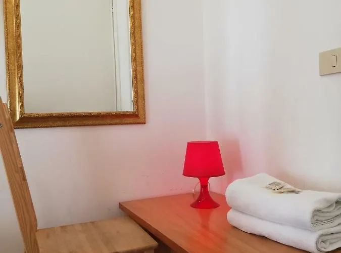 ゲストハウス ヴァレーゼ *